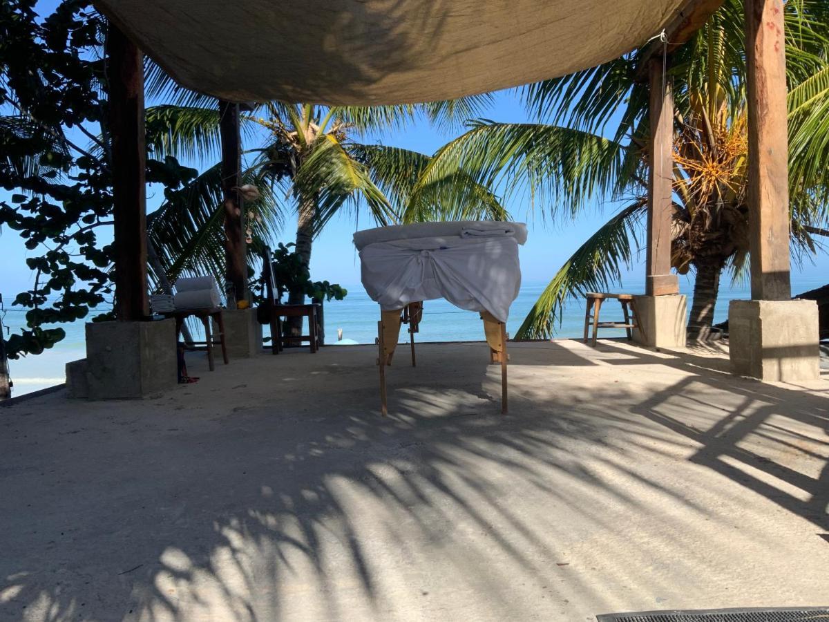 And Beach Club Escape Hotel